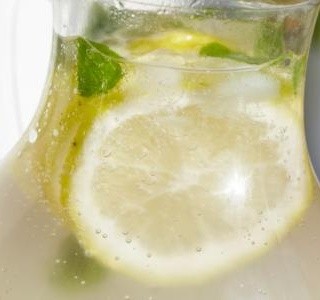Zázvorová limonáda s  medem a citronem