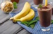 Banánovo-kakaový koktejl