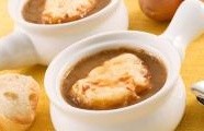 Klasická francouzská cibulová polévka