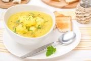 Květáková curry polévka
