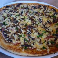 Domácí žampionová pizza s těstem z domácí pekárny recept ...