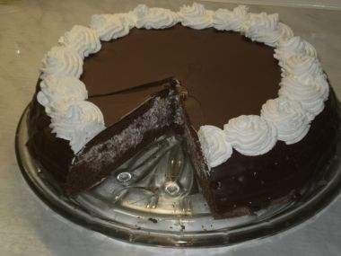 Čokoládový dort plněný
