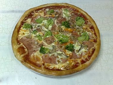 Recept Pizza s brokolicí a paprikami