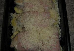 Majolkové kuřecí plátky se slaninou a cibulí zapečené sýrem ...