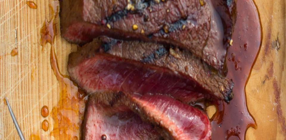 Hovězí queensland steak v glazuře z pomerančové kůry a boubronu ...