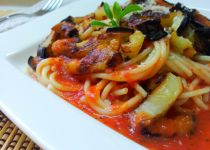 Špagety s rozmarýnovo-pistáciovou posypkou recept