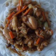 Kuřecí maso s nudlemi na čínský způsob recept