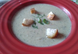 Žampionová polévka s krutonky recept