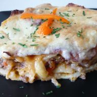 Masové lasagne se sýrovo-smetanovou omáčkou recept