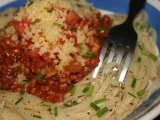 Boloňské/salámové špagety recept