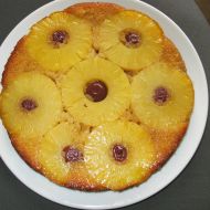 Obrácený ananasový koláč s višněmi recept