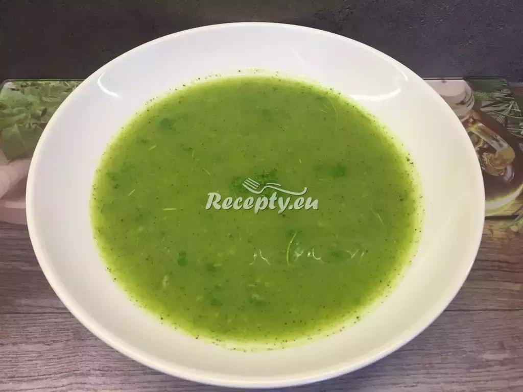 Špenátová polévka s jehněčím recept  jehněčí maso