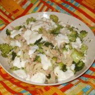 Těstoviny s tuňákem, brokolicí a mozzarellou recept