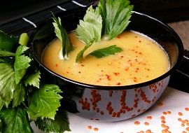 Krémová polévka z červené čočky recept