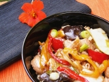 Čínské nudle s kuřecím masem a zeleninou recept