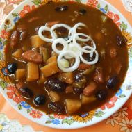 Ostrý fazolový guláš recept