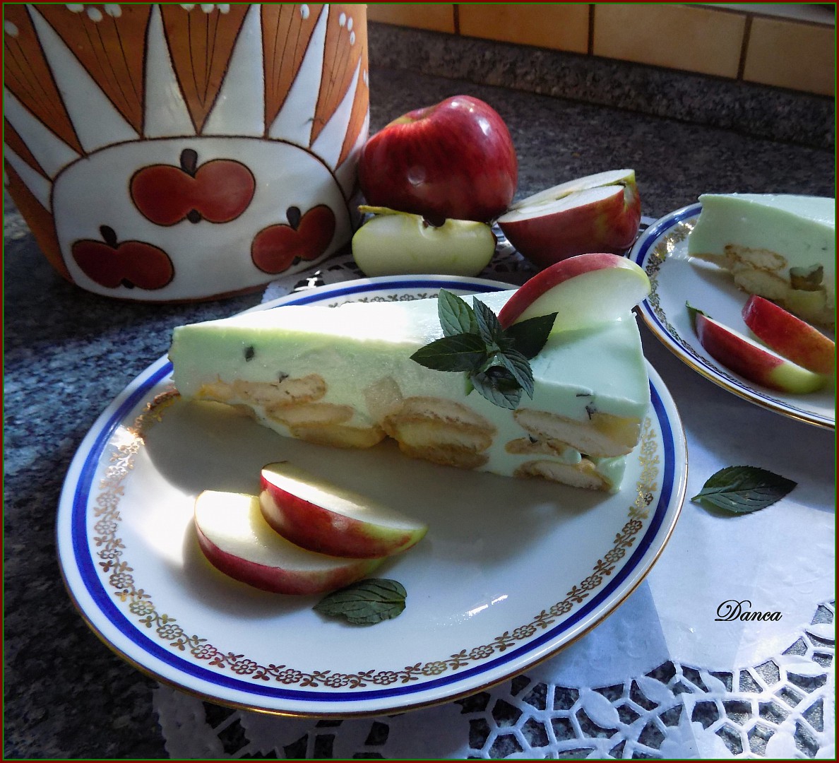 Piškotový nepečený dortík s jablky a mátou recept