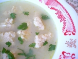 Cibulová polévka s drožďovými nočky recept