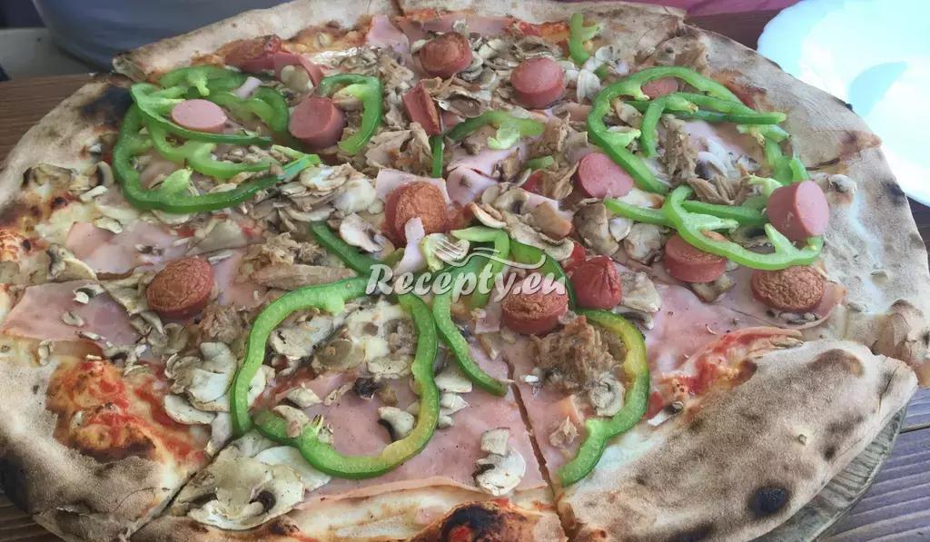 Pizza s paprikou a sýrem feta recept  pizza