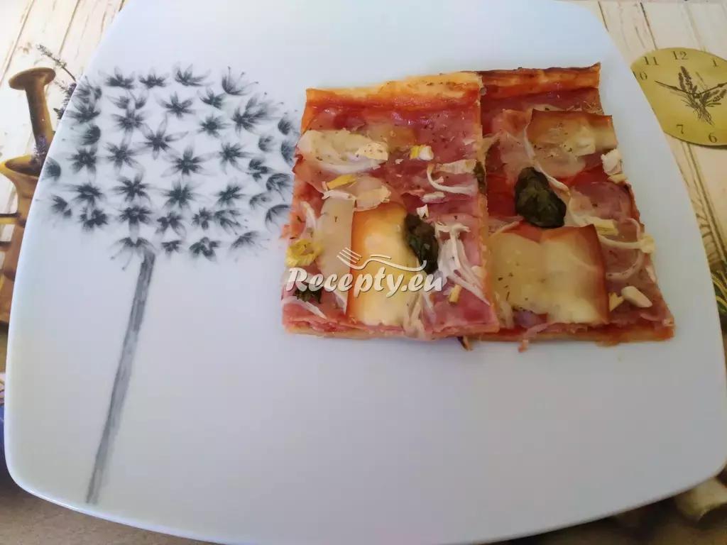 Pizza z listového těsta recept  pizza