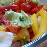Zeleninový salát s rajčátky a sezamem recept