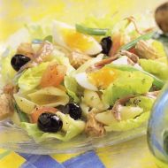 Salát s olivami a tuňákem recept