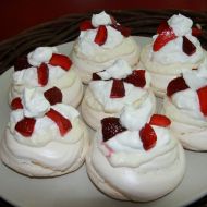 Sněhové dortíčky s ovocem recept