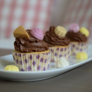 Vanilkové cupcakes s krémem z hořké čokolády a Pedro Dezertíky ...