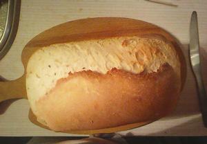 Domácí chléb z pekárny