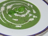 Špenátová polévka s řapíkatým celerem a ricottou recept ...