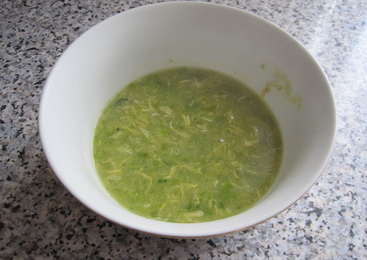 Polévka z hlávkového salátu recept