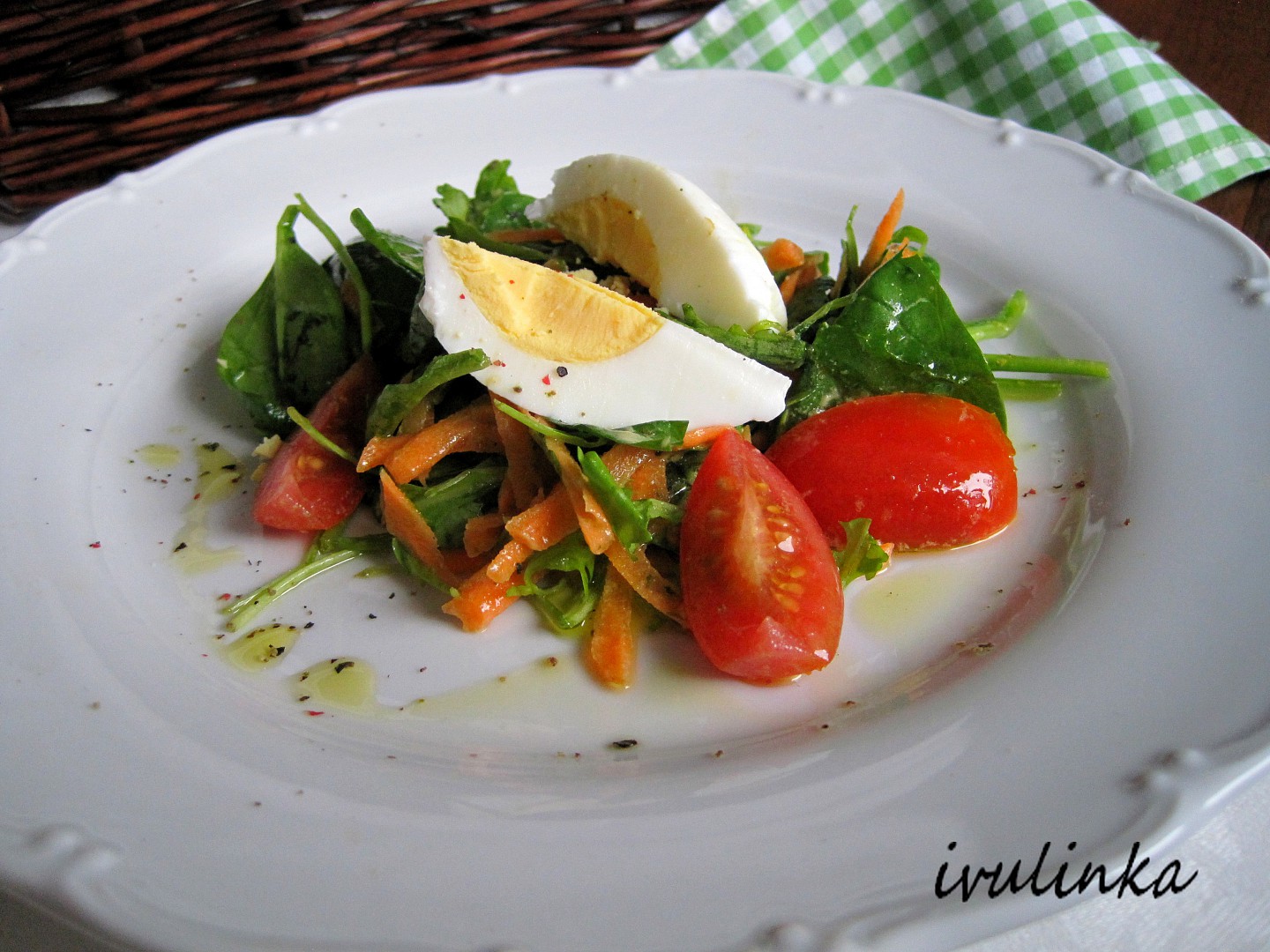 Salát z polníčku s mrkví a s vejcem natvrdo recept