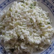 Květákový salát s okurkou recept