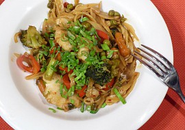 Rybí filé s pikantní zeleninou recept