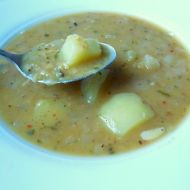 Čočková polévka s brambory recept