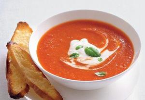 Úžasná hustá, krémová a lehce pikantní rajčatová polévka  Recepty ...