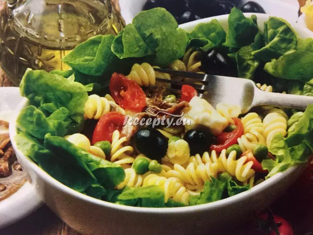 Těstovinový salát se zeleninou recept  fitness recepty