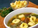 Zeleninová polévka s tortellini recept