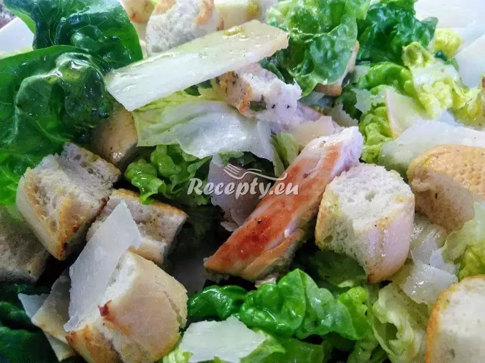 Těstovinový salát se zeleninou a krutony recept  saláty