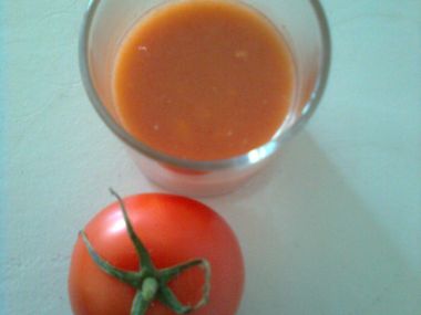 Studená polévka z rajčat.