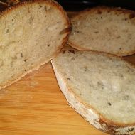 Pšenično-žitný kváskový ošatkový chléb s kombinovaným kynutím ...