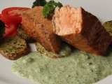 Zauzený losos s brokolicovou omáčkou recept
