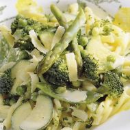 Gemelli s brokolicí a chřestem recept