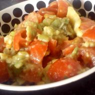 Rajčatový salát s avokádem recept