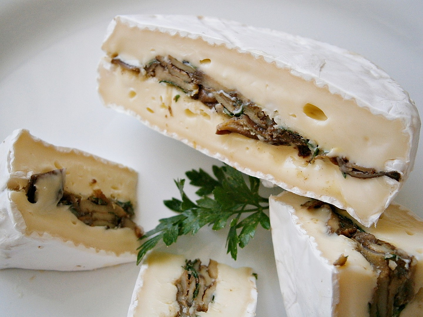 Klouzci s oříšky schovaní v sýru recept