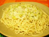 Špagety s arašidovo-pórkovou omáčkou recept