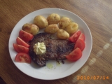 Hovězí steak s rozmarýnem a grilovanými brambory recept ...