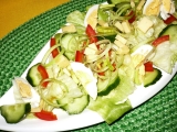 Ledový salát se zeleninou a vajíčkem recept