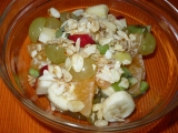 Ovocný salát se sirupem a mandlemi recept