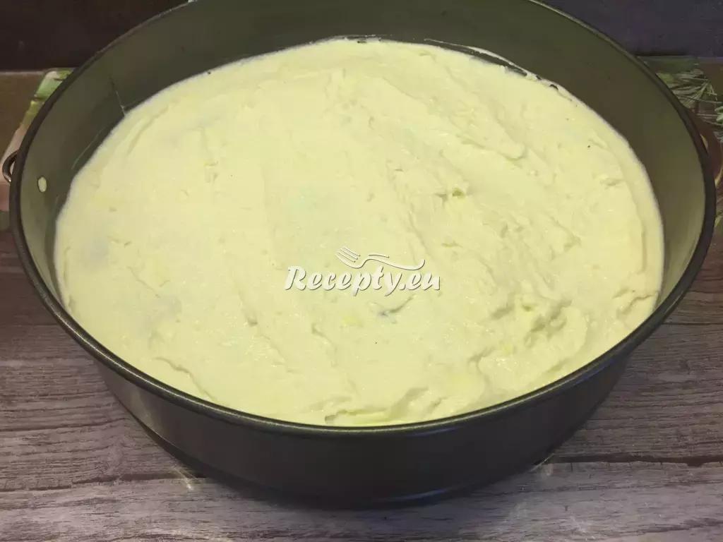 Nejjednodušší jogurtový koláč recept  moučníky
